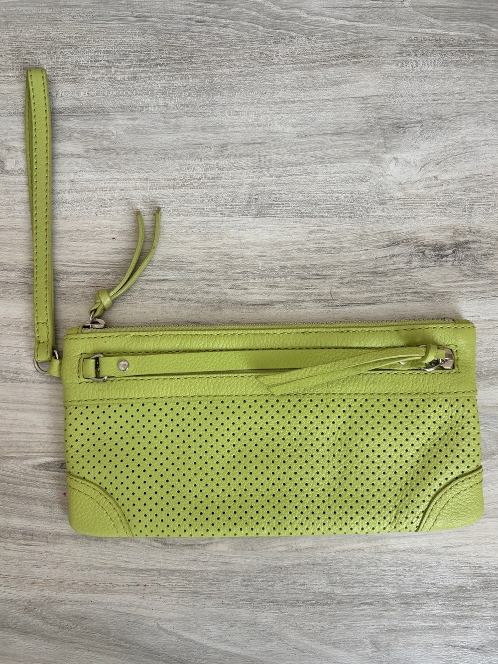 BANANA REPUBLIC Lime Green Y2K Boho Perforated Leather Wristlet Clutch Zipper - Picture 1 of 5